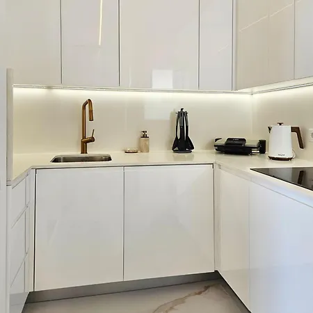Royal Beachfront - Premium Sea View Διαμέρισμα *