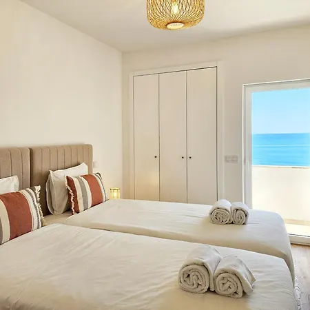Διαμέρισμα Royal Beachfront - Premium Sea View