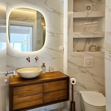 Royal Beachfront - Premium Sea View *